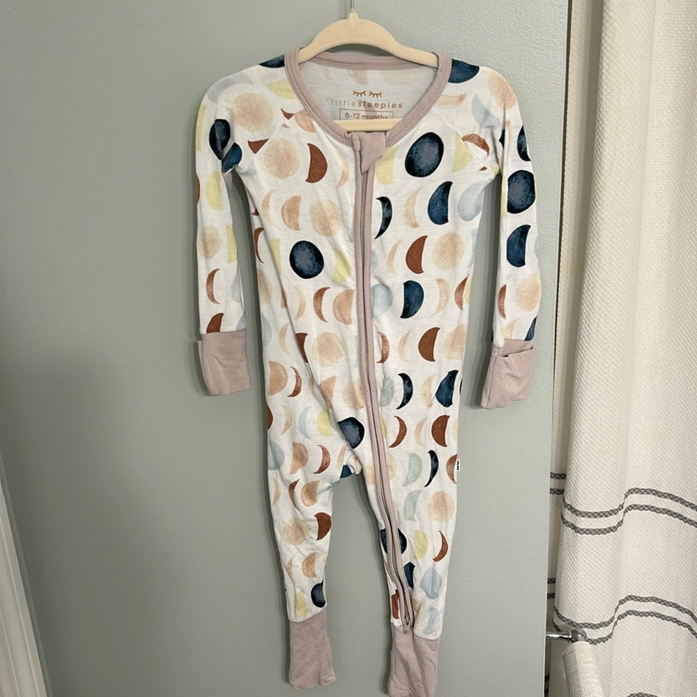Little Sleepies Pajamas Size 6-12 months